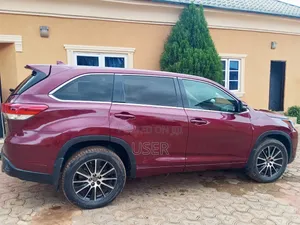 Toyota Highlander 2017 Red