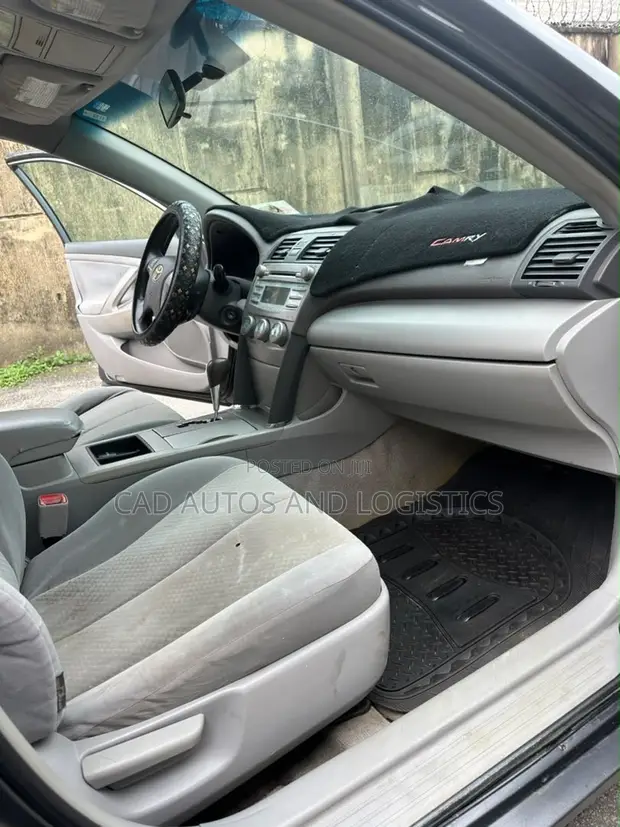 Toyota Camry LE Sedan ta 2009 - 1