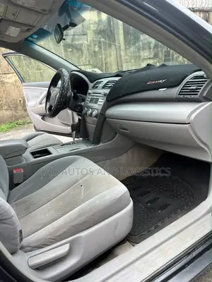Toyota Camry LE Sedan ta 2009
