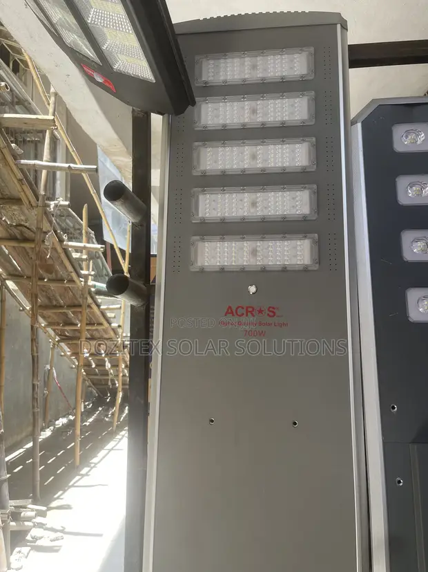 Acros Fitilar Titin Hasken Rana ta Masana'antu 700W - 1