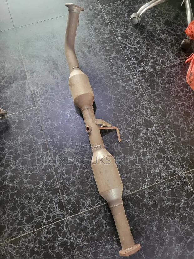 Catalytic Converter for Toyota Hilux - 1