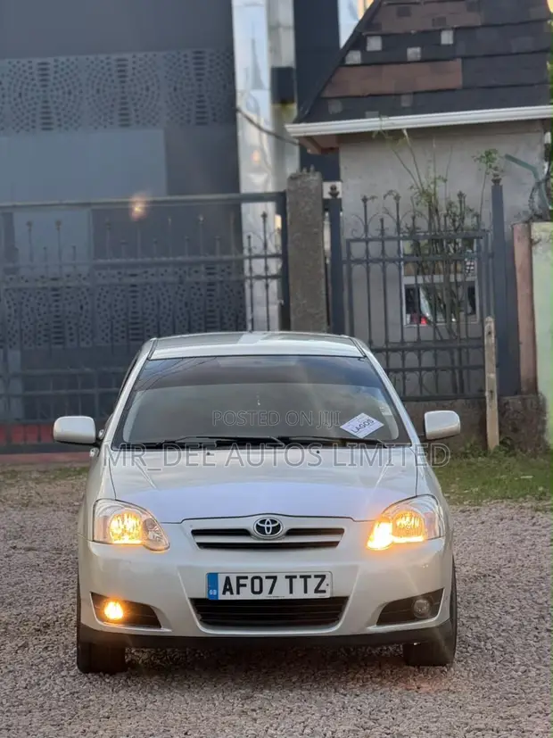 Toyota Corolla 2007 Silver Automatic - 1