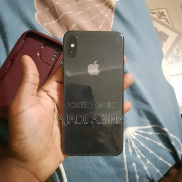 Apple iPhone X 256GB Black - 1