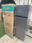 Hisense 240L Firij mai Ƙofa Biyu, Sama da Firiza - 2
