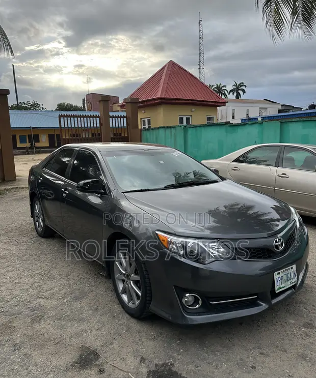 2013 Toyota Camry SE Sedan - Toks Standard - 1