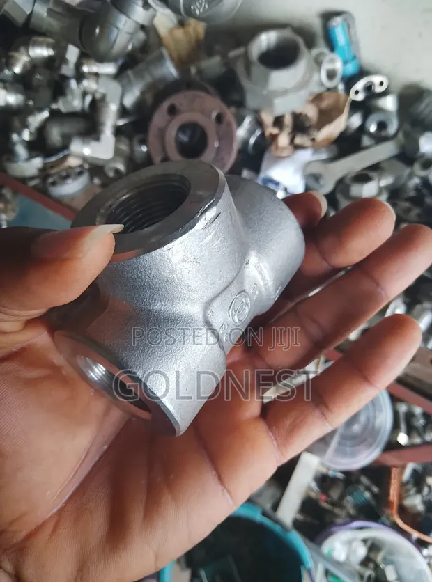 Stainless Steel 304 Equal Tee Fitting (Class 3000) - 1