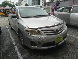 Toyota Corolla 2010 Silver