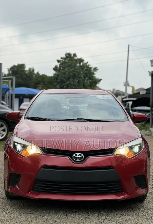 2014 Toyota Corolla LE Red - 1