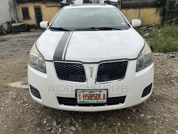 Pontiac Vibe 2008 White - 1