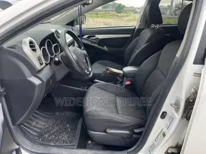 Pontiac Vibe 2008 White