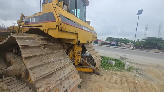 Caterpillar D6R Crawler Bulldozer - Foreign Used - 1
