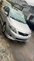 Toyota Corolla 2010 Silver - 1