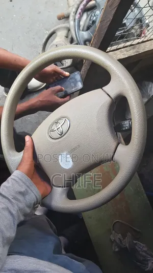 Tokunbo Steering Wheel for Toyota Sienna (2003-2006)
