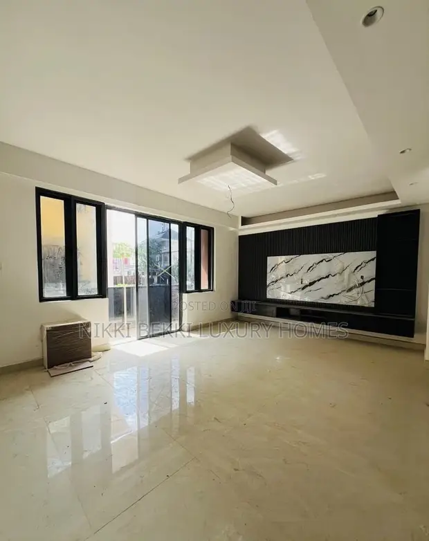 4 Bedroom Duplex don Sayarwa a Ikeja Estate, Adeniyi Jones - 1