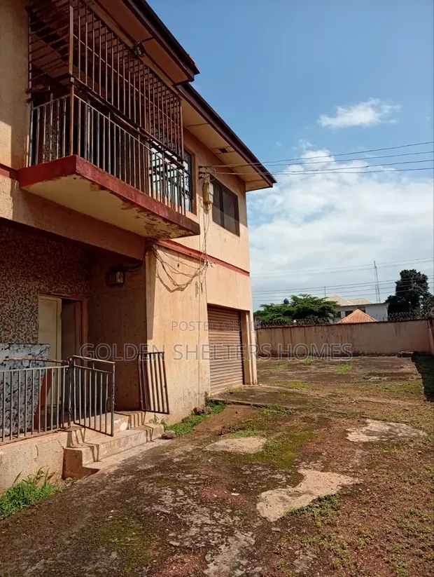 6 Bedroom Duplex tare da 1-Bed BQ, Independence Layout, Enugu - 1