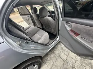 Toyota Corolla LE 2005 Silver