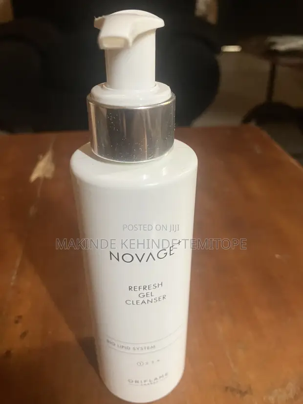 Novage Refresh Gel Cleanser - 1