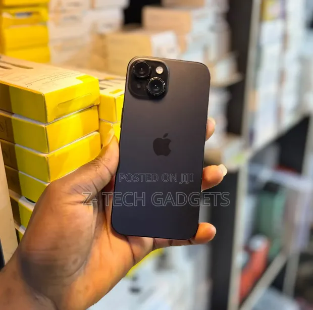 Apple iPhone 15 128GB Black - 1