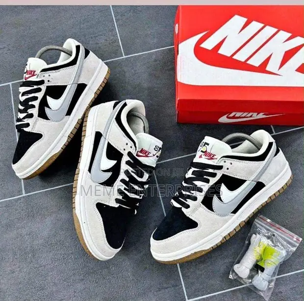 Nike SB Classic Sneakers - 1