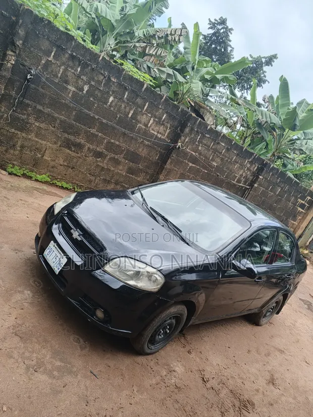 Chevrolet Aveo 2011 Black - 1