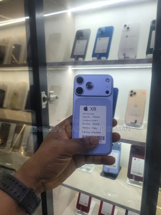 Apple iPhone XR 128GB Blue - 1