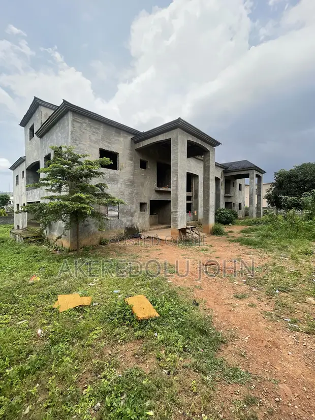 7-Bedroom Duplex for Sale in Life Camp - 1