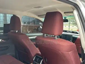 2025 Toyota Hilux SR5 - Brand New Silver