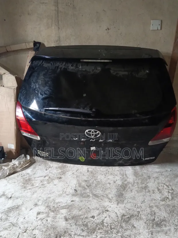 Toyota Venza Boot 2012 - 1