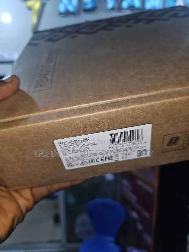 MikroTik RB4011iGS+5HacQ2HnD-IN 10-Port Gigabit WiFi Router - 1