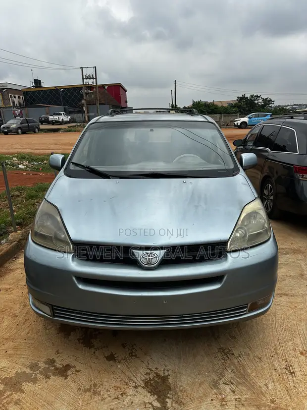 Toyota Sienna XLE AWD Minivan ta 2004 - 1