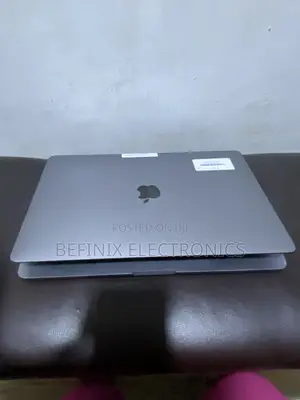 Apple MacBook Pro 2022 M2 16GB RAM 512GB SSD