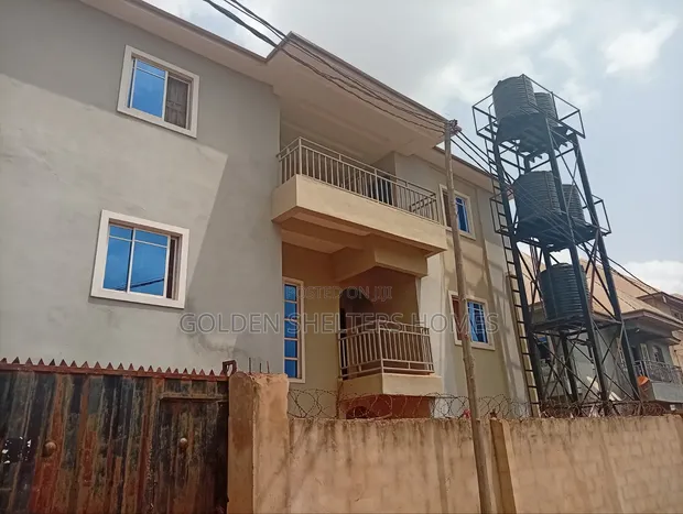 3-Bedroom Block of Flats for Sale a Enugu - 1