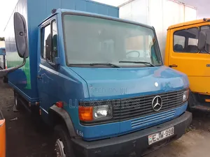 Mota Mercedes-Benz 711 - An biya haraji