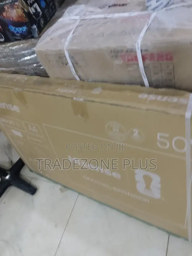 Hisense 50" UHD Smart TV (50A4Q) - 1