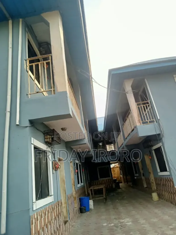 Gidan Bungalow mai dakuna 20 a Obio-Akpor don siyarwa - 1