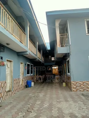 Gidan Bungalow mai dakuna 20 a Obio-Akpor don siyarwa