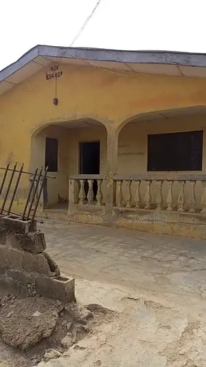 Investment Property: 17 Rooms Beside Federal Poly Ede