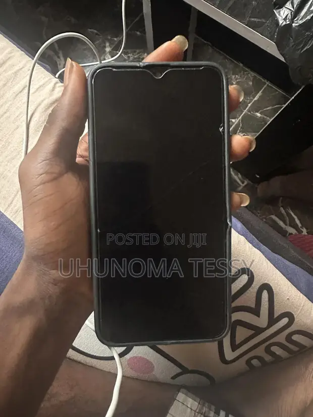 Samsung A10 32GB Black - 1