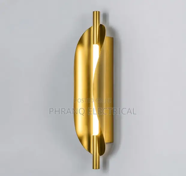 Modern Luxury Black/Gold Wall Lamp - 1