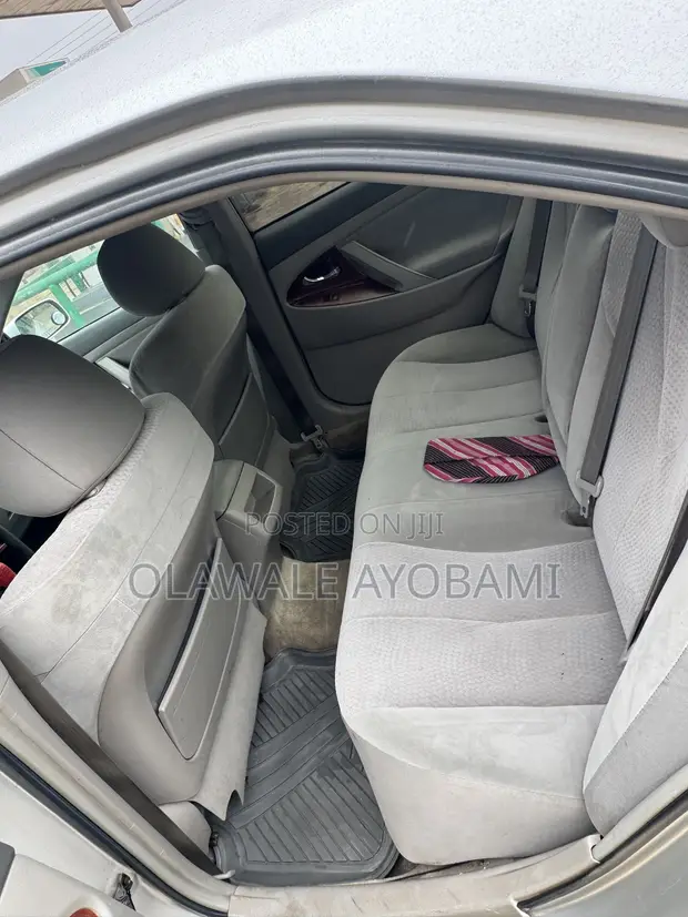 2011 Toyota Camry LE 2.5L Silver - 1