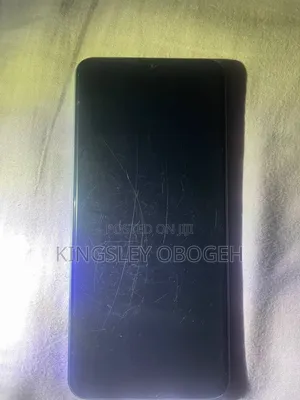 Infinix Smart 7 HD 64GB Blue (Cracked Screen)