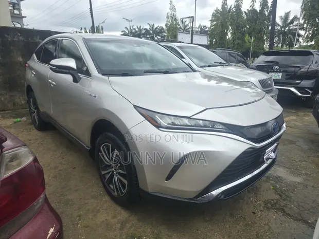 Toyota Venza XLE 2021 Gray - 1
