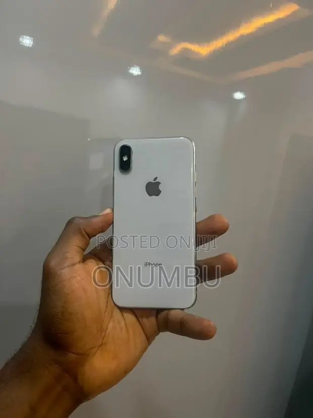 Apple iPhone X 64GB White - 1