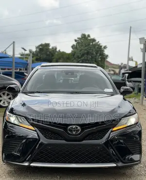 2018 Toyota Camry XLE FWD (2.5L 4cyl 8AM) Black