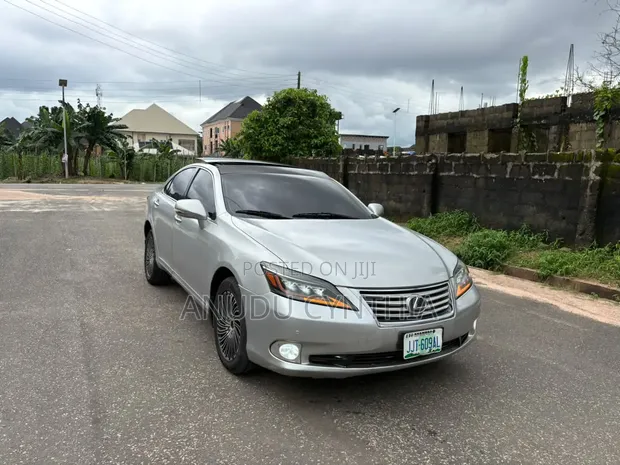 Lexus ES 350 2012 Silver - 1