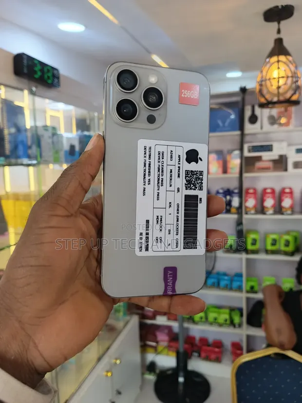Apple iPhone 15 Pro Max 256GB Silver - 1