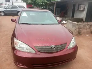 2004 Toyota Camry LE Sedan