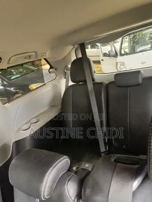 2016 Toyota Sienna Black