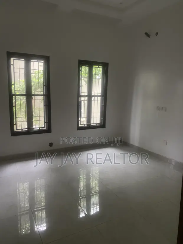 4-Bedroom Duplex don haya a Jahi, Abuja - 1