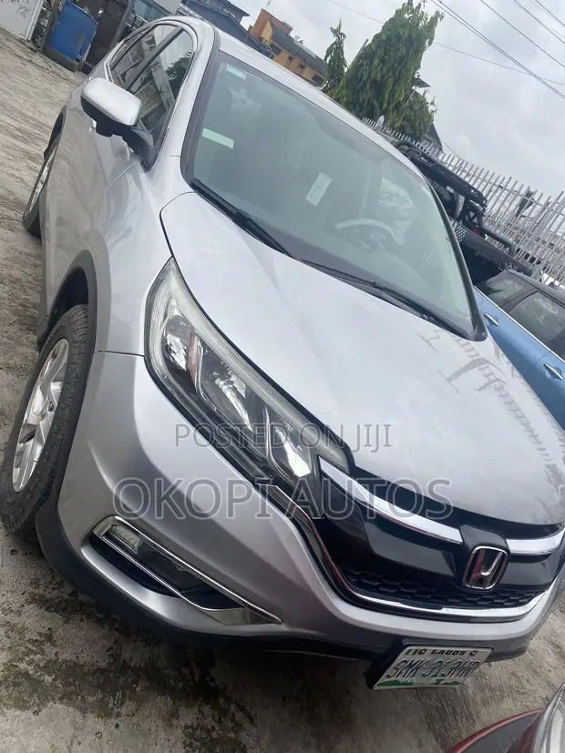 Honda CR-V 2015 Silver - 1